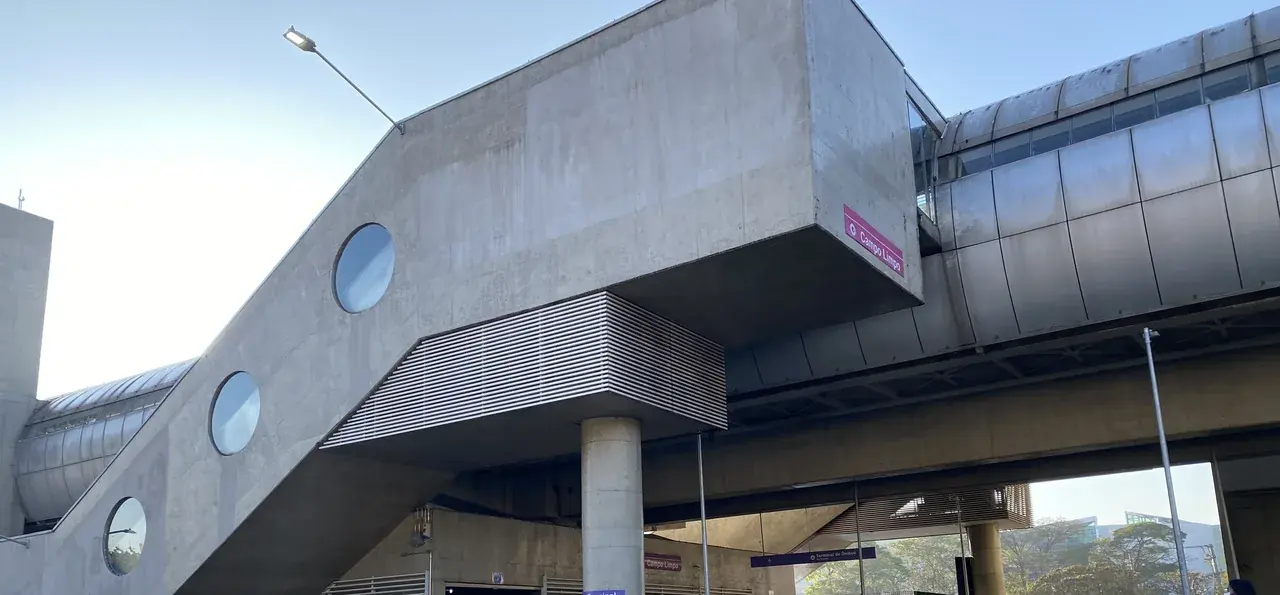 Estação Campo Limpo da Linha 5-Lilás do metrô, em São Paulo