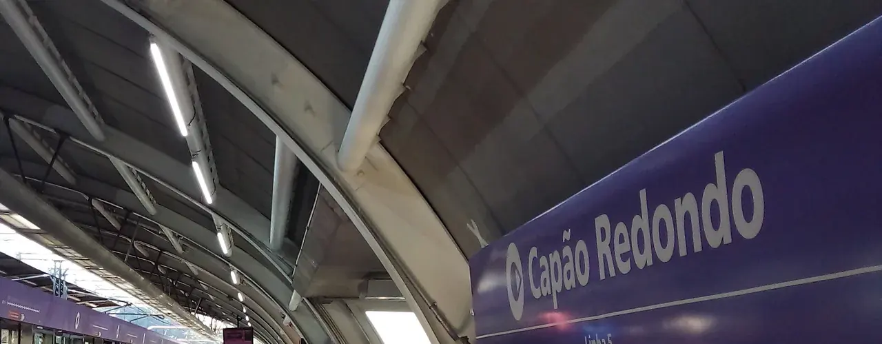 Placa da Estação Capão Redondo, da Linha 5-Lilás do metrô